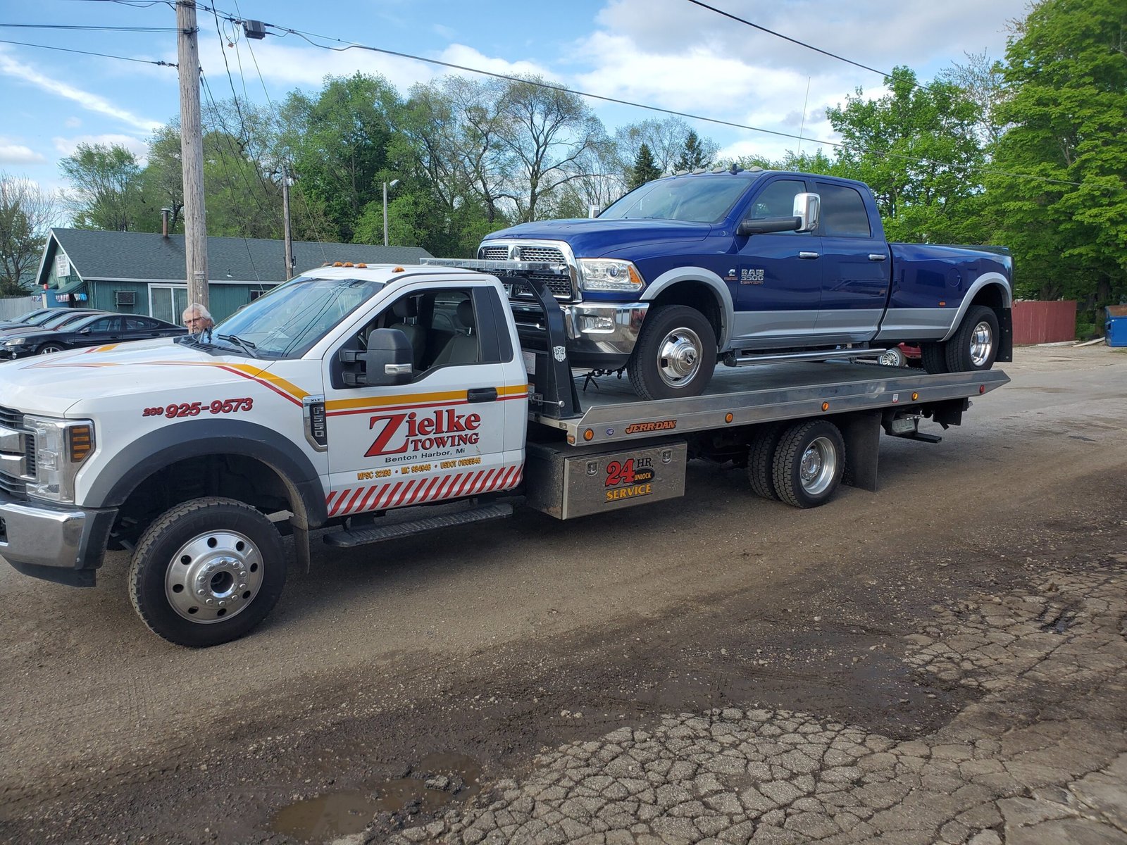 Car towing paw paw