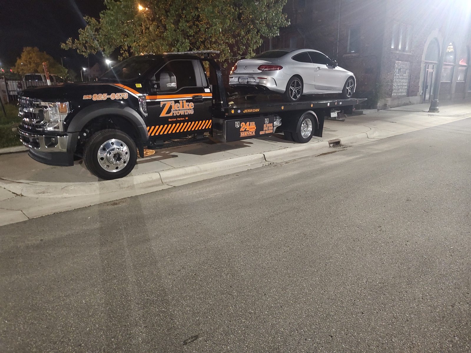 Car Accident towing in Paw Paw, Michigan
